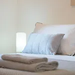Dwellcome Home Ltd 2 Bedroom King & Double Central Apartment, Free Allocated Barrier Secured Parking Space At Rear Entrance & Fast Wifi, Ideal For Long Term Contractor, Corporate, Etc Stays, Regular Housekeeping Option - See Our Site For Assurance