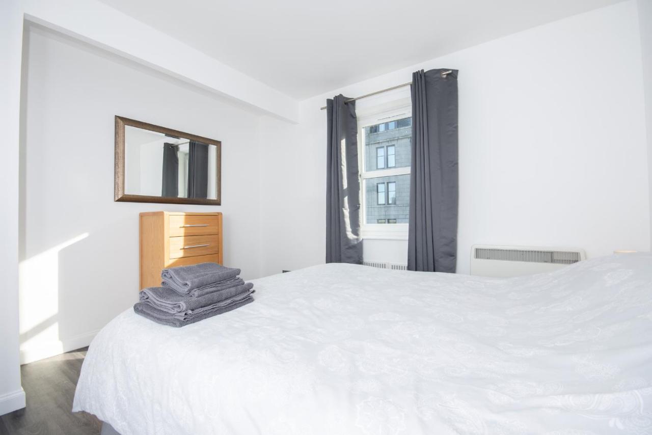 Apartment Dwellcome Home: Gated 2-bedroom With Free Parking & Fast Wifi Aberdeen