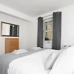 Dwellcome Home Ltd 2 Bedroom King & Double Central Apartment, Free Allocated Barrier Secured Parking Space At Rear Entrance & Fast Wifi, Ideal For Long Term Contractor, Corporate, Etc Stays, Regular Housekeeping Option - See Our Site For Assurance